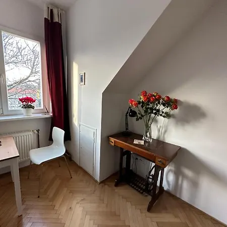 Stylish With A View Of The Castle *