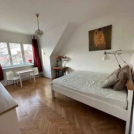 Stylish With A View Of The Castle *